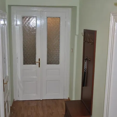 Apartment Vertigo